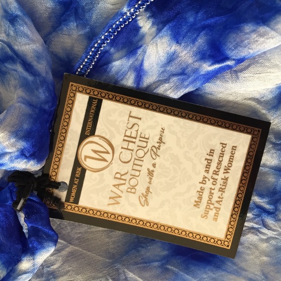 War Chest Boutique infinity scarf - Picture 4 of 4